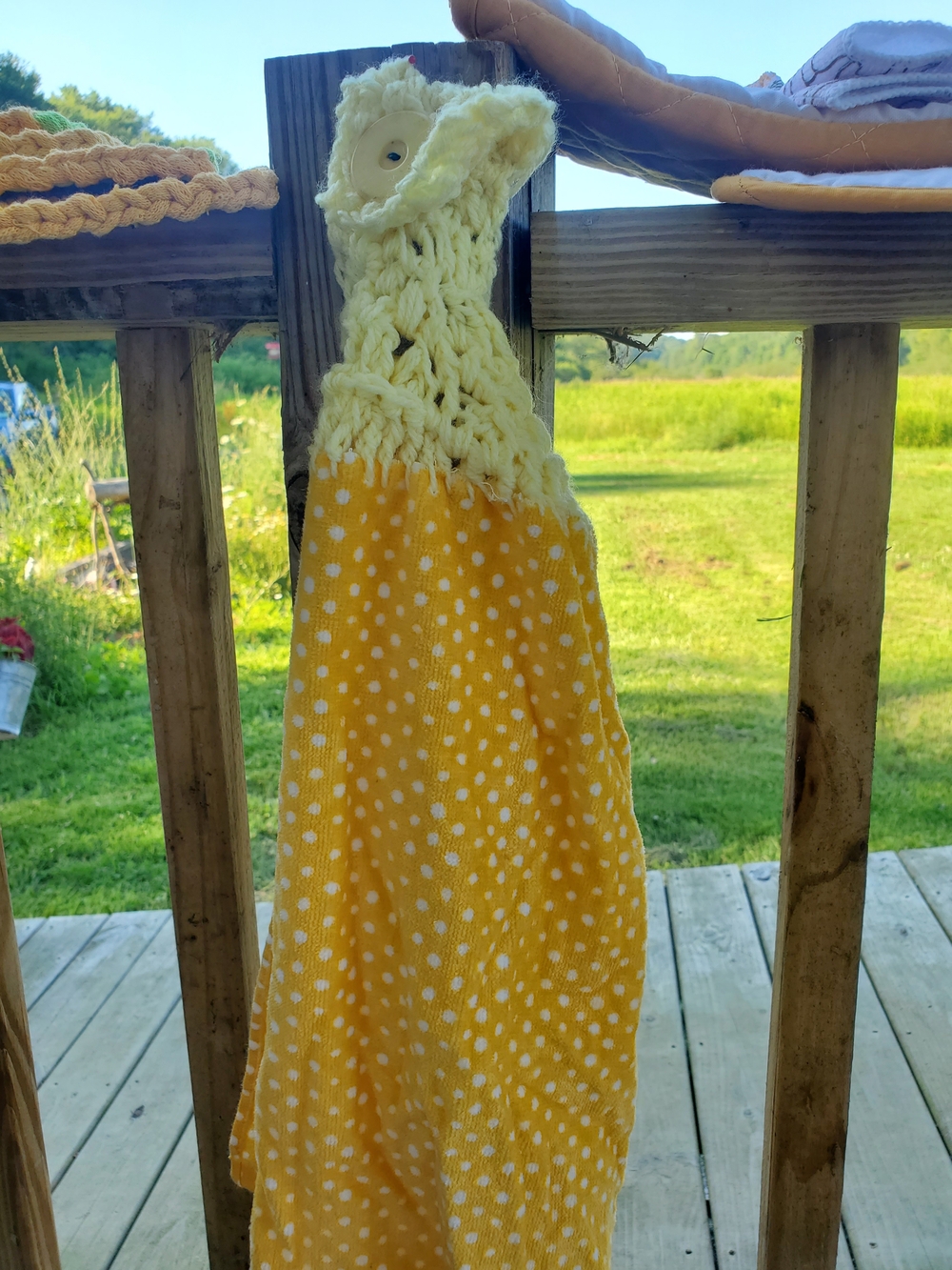 Thankful Embroidered White & Mustard Kitchen Linen Set by - Picture 4 of 4